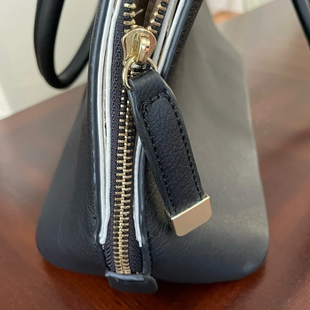 Charming Charlie women’s black with white trim Satchel Hand bag.. large - Picture 6 of 7